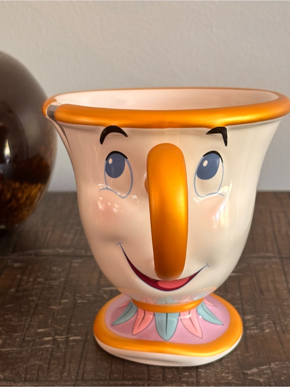 Large 12oz Disney Store exclusive Beauty and the Beast Chip Mug *fluted bottom
